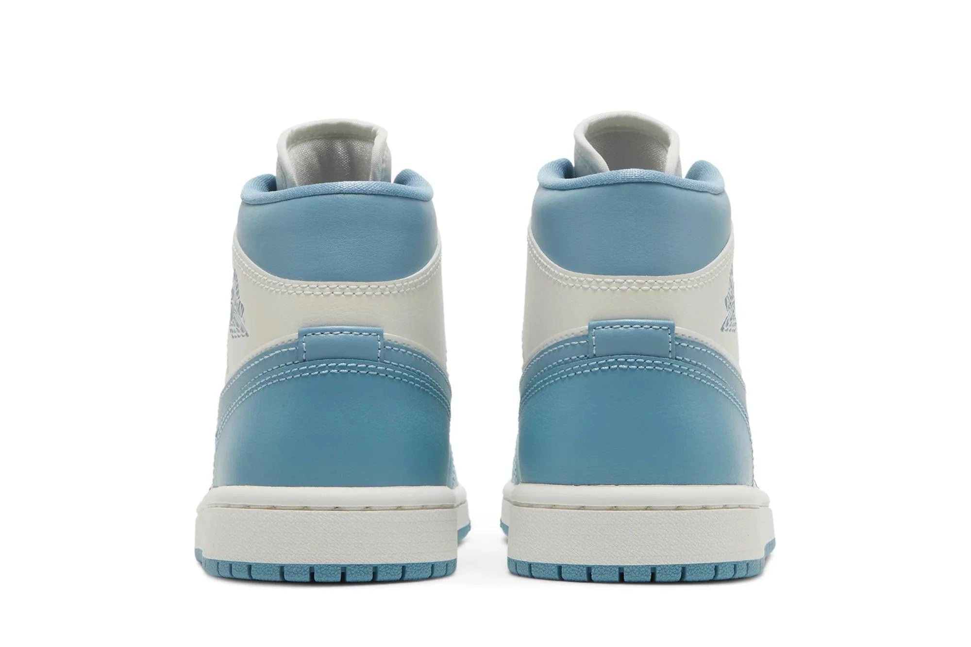 Tênis Air Jordan 1 Mid University Blue (UNC) Azul