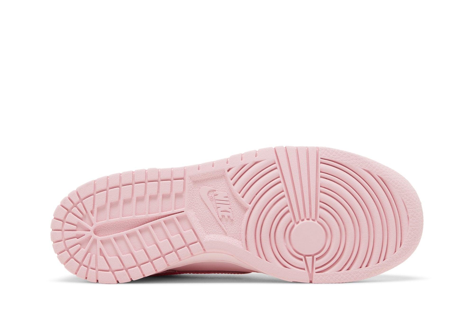 Tênis Nike Dunk Low Triple Pink Rosa