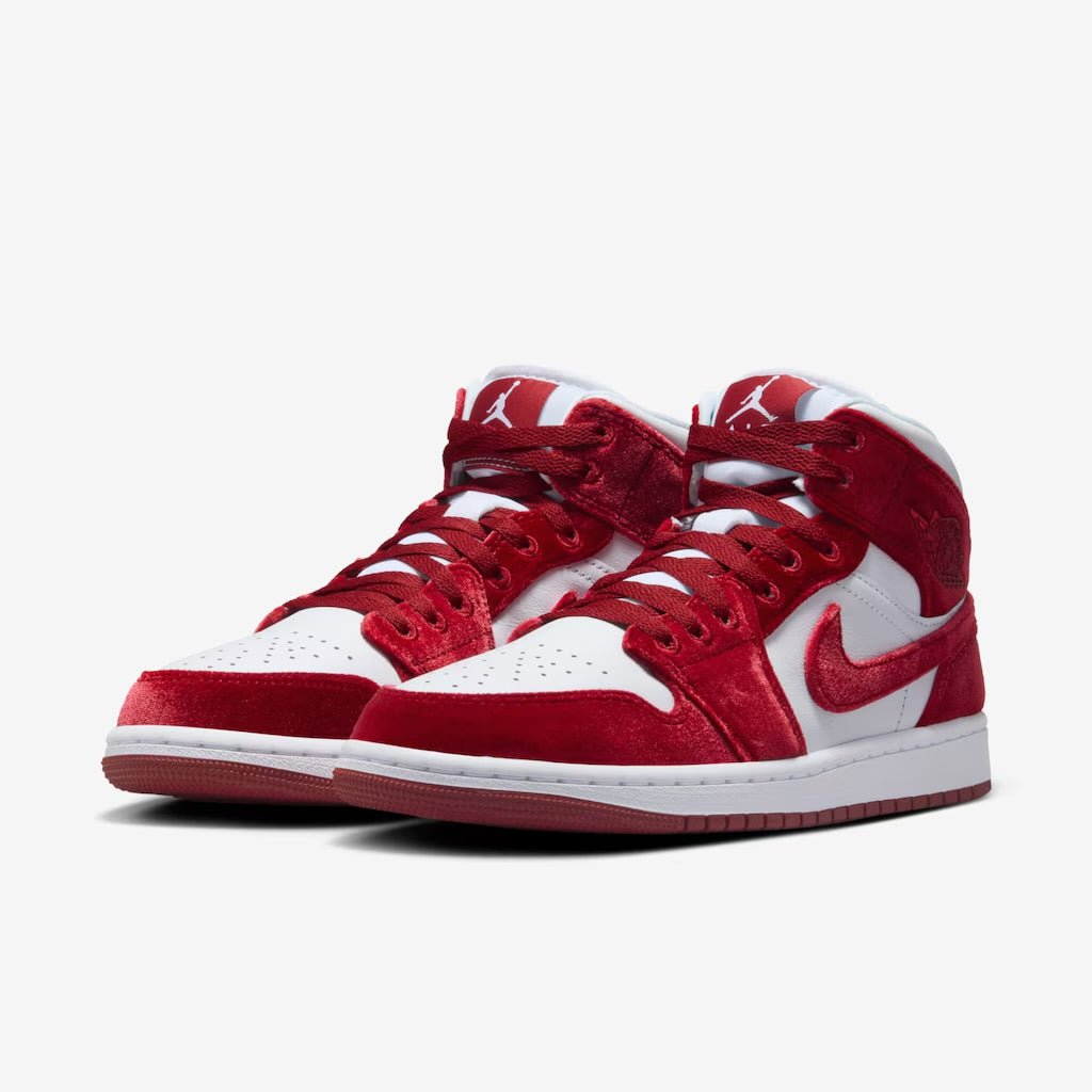 Tênis Air Jordan 1 Mid SE Red Velvet Vermelho