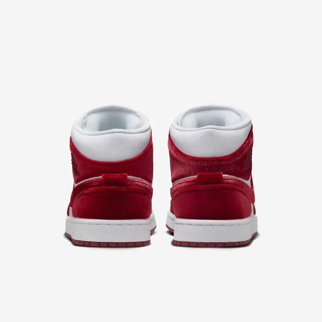 Tênis Air Jordan 1 Mid SE Red Velvet Vermelho