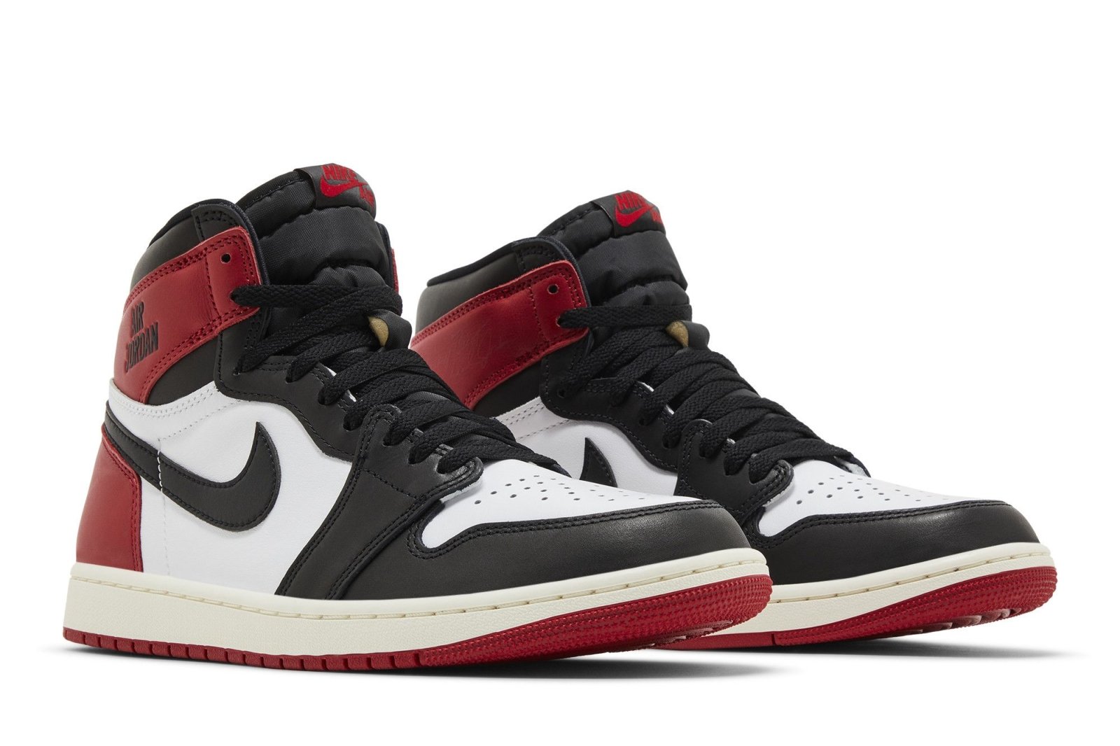 Tenis Air Jordan 1 Retro High OG Black Toe Reimagined Vermelho